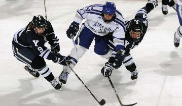 【足彩网品牌】英超征程濒临终结！萨拉赫从核心沦为弃子，利物浦新帅斯洛特启用25岁非洲神锋塞门约