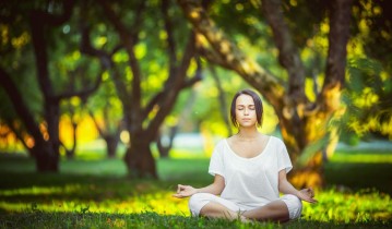 【足彩网官网】莫布里对决华子竟脚踏后者签名战靴？爱德华兹坦言，AAU结缘，此生挚友